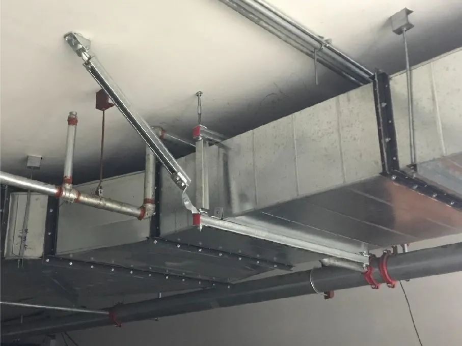 暖通、通風、防排煙風管如何做抗震設計呢? 暖通、通風、防(fáng)排煙風管如何做抗震設計呢?